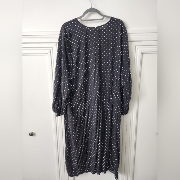 Old Navy V-Neck Polka Dot Long Sleeve Dress Black & White - Picture 2 of 3